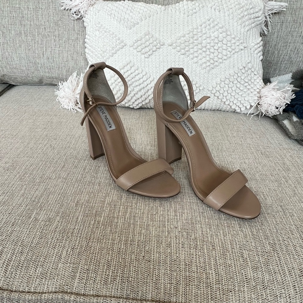 Steve Madden leather nude heels